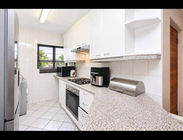 2 BEDROOM APARTMENT FOR SALE IN GLENVISTA